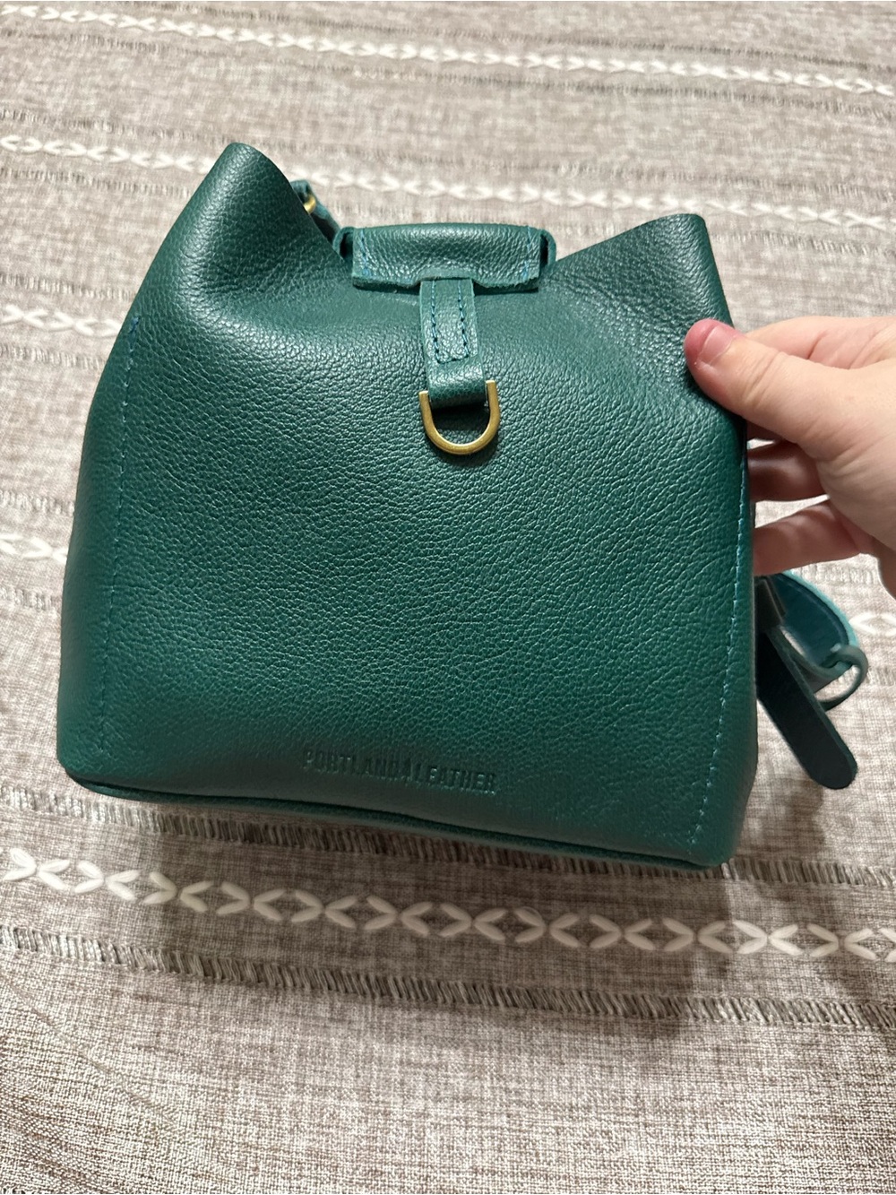 Portland Leather Firefly Bucket Bag Small Sea Glass - Picture 3 of 5